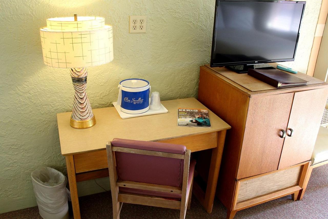  | Blue Swallow Motel
