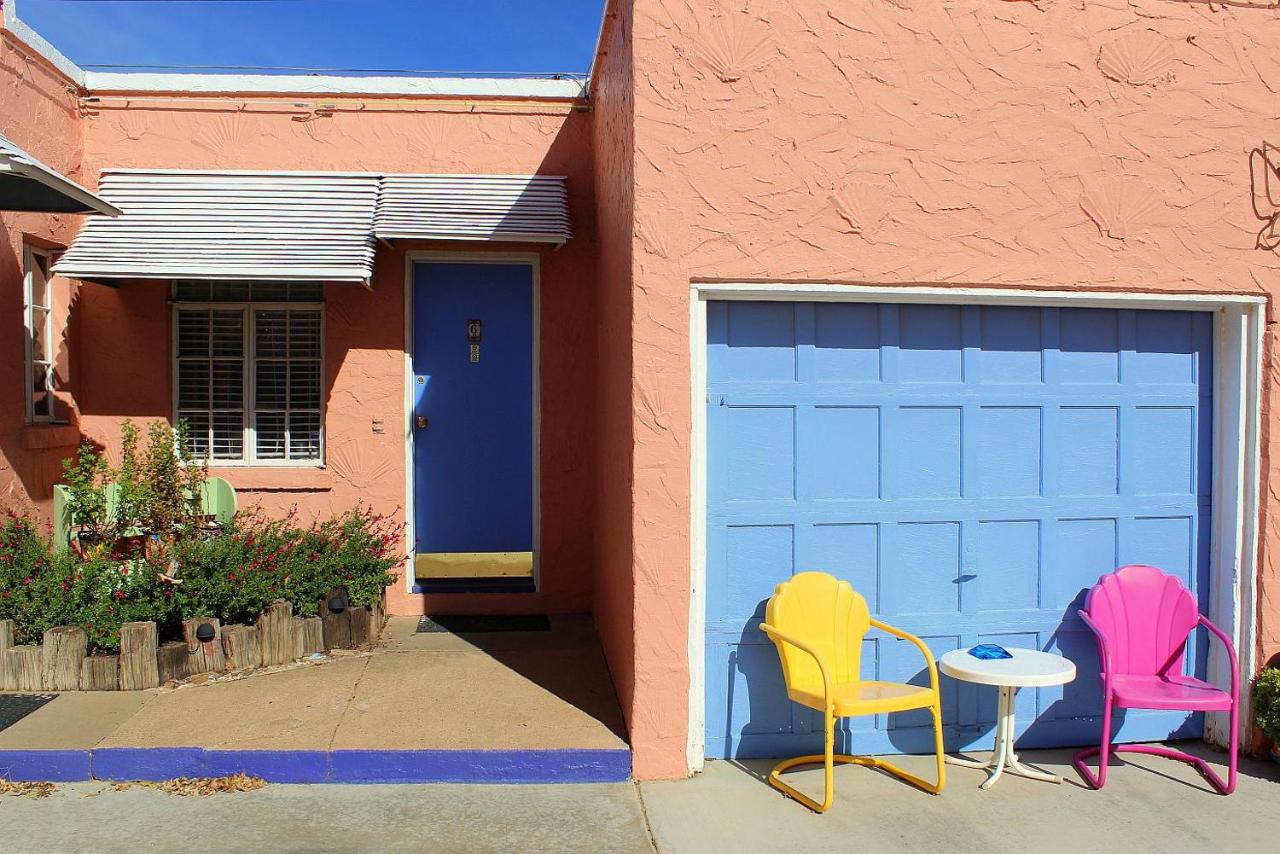  | Blue Swallow Motel