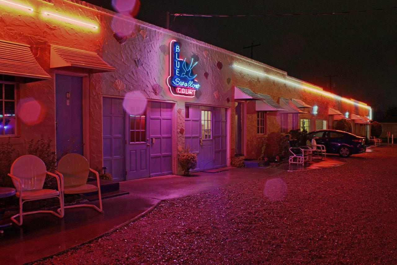  | Blue Swallow Motel