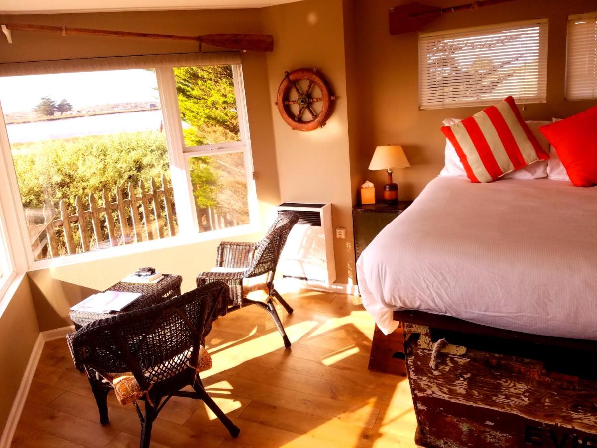| Captain's Inn at Moss Landing