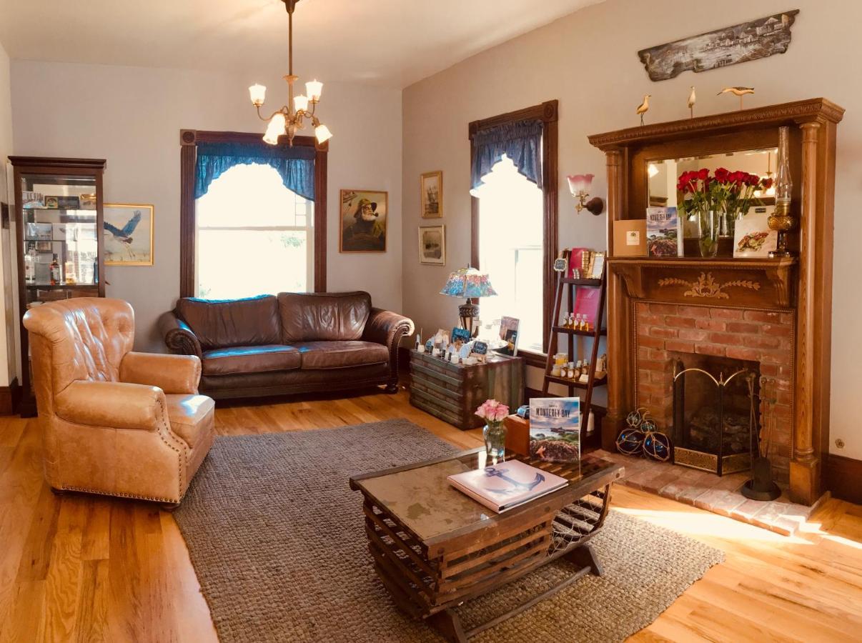 | Captain's Inn at Moss Landing