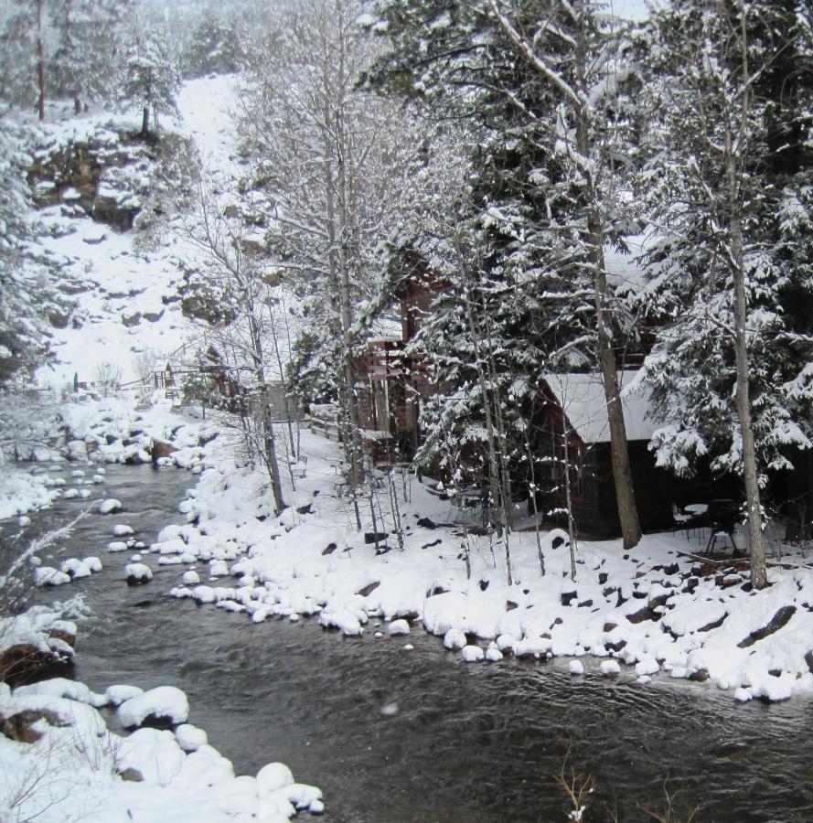  | Swiftcurrent Lodge