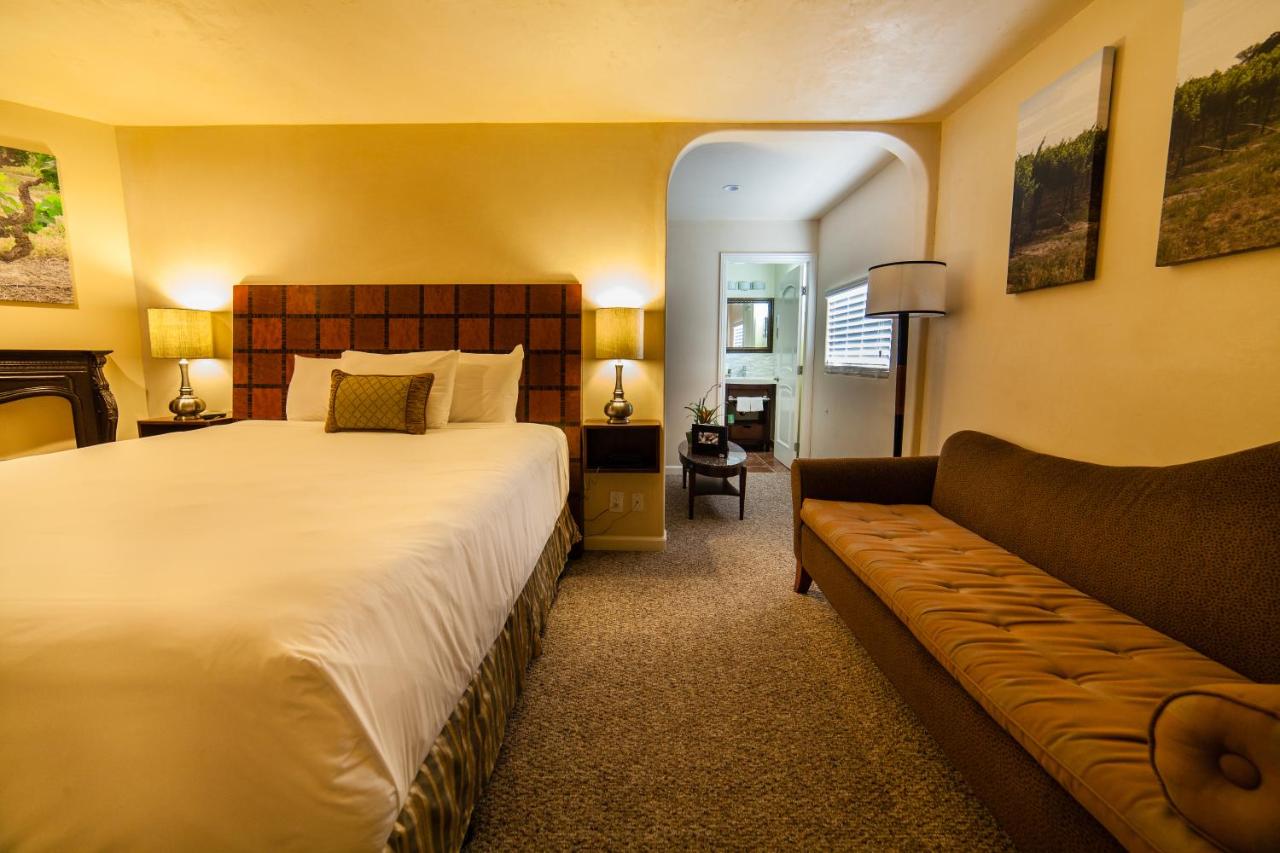  | The Vendange Carmel Inn & Suites