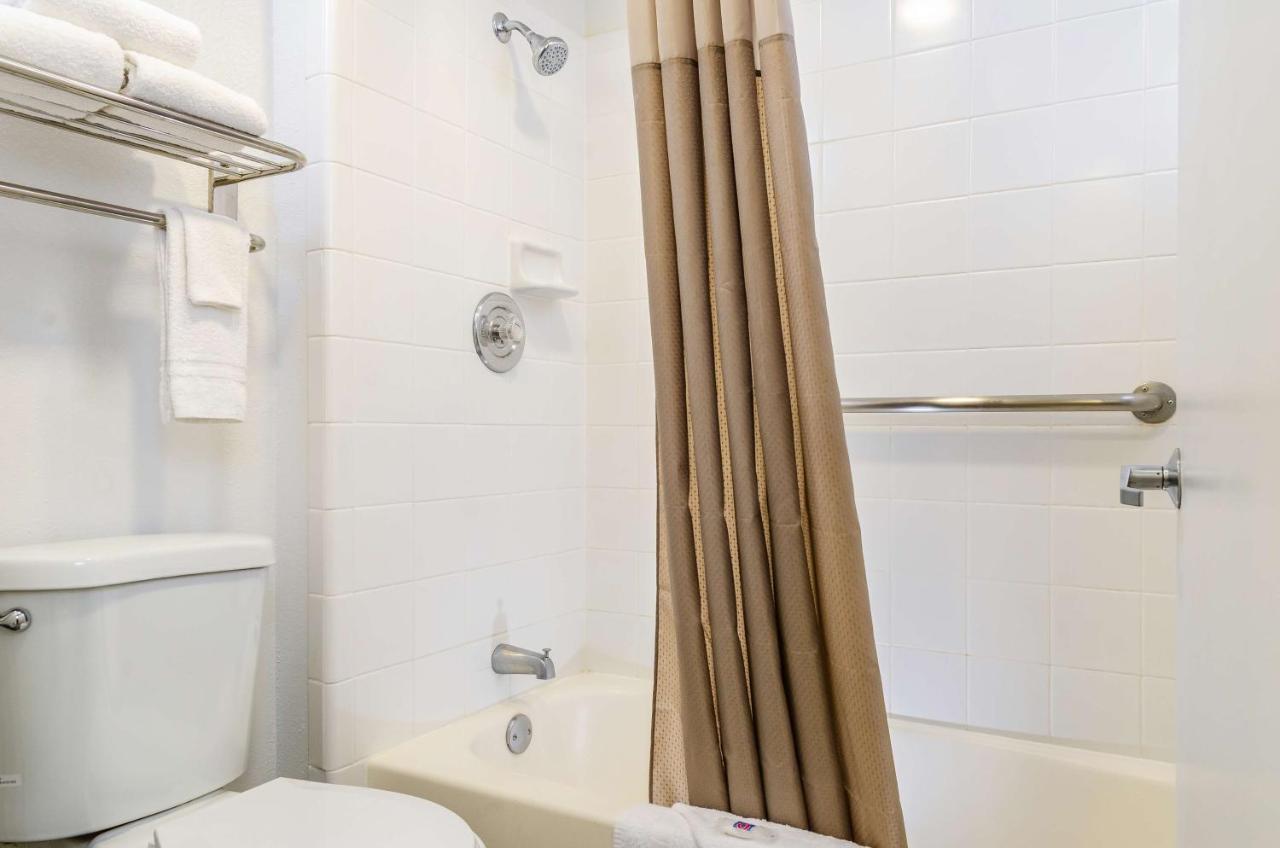 | Studio 6-Fresno, CA - Extended Stay