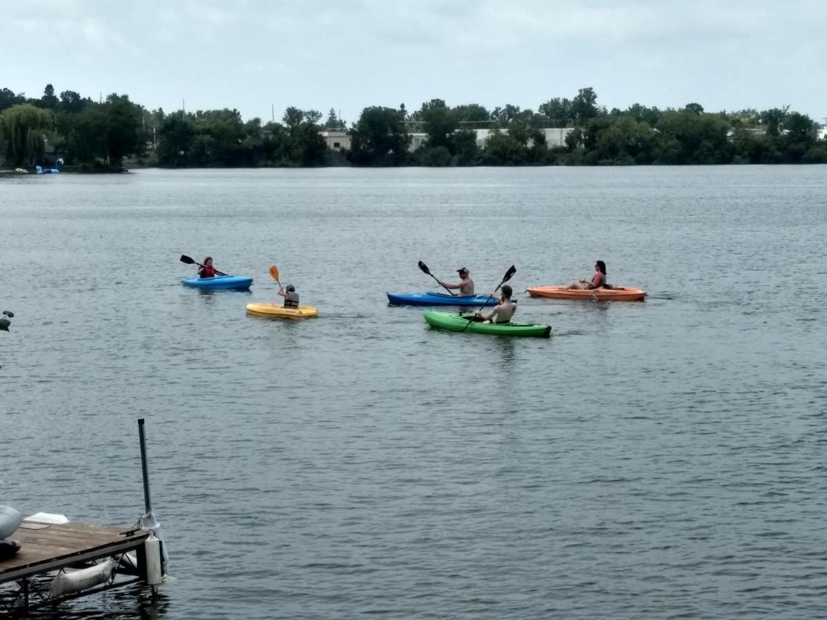 | Curriers Lakeview Lodge