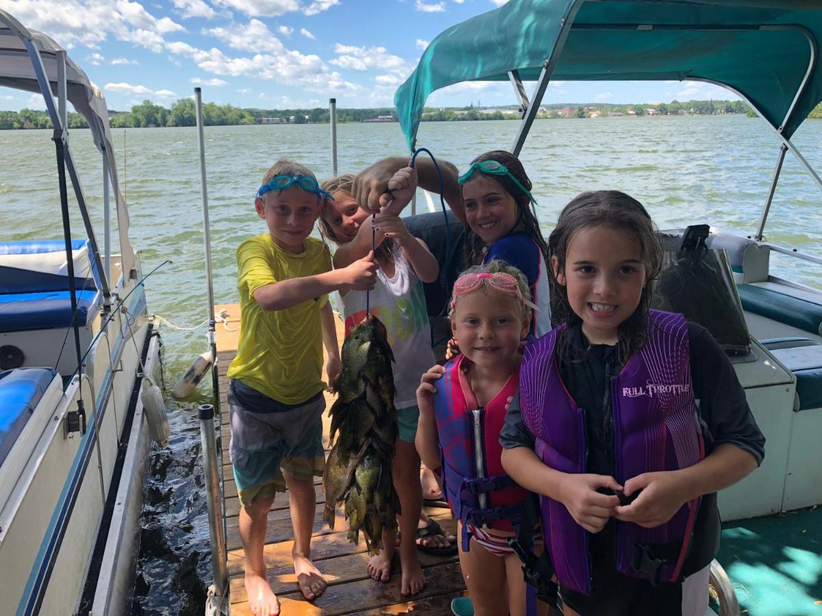 | Curriers Lakeview Lodge