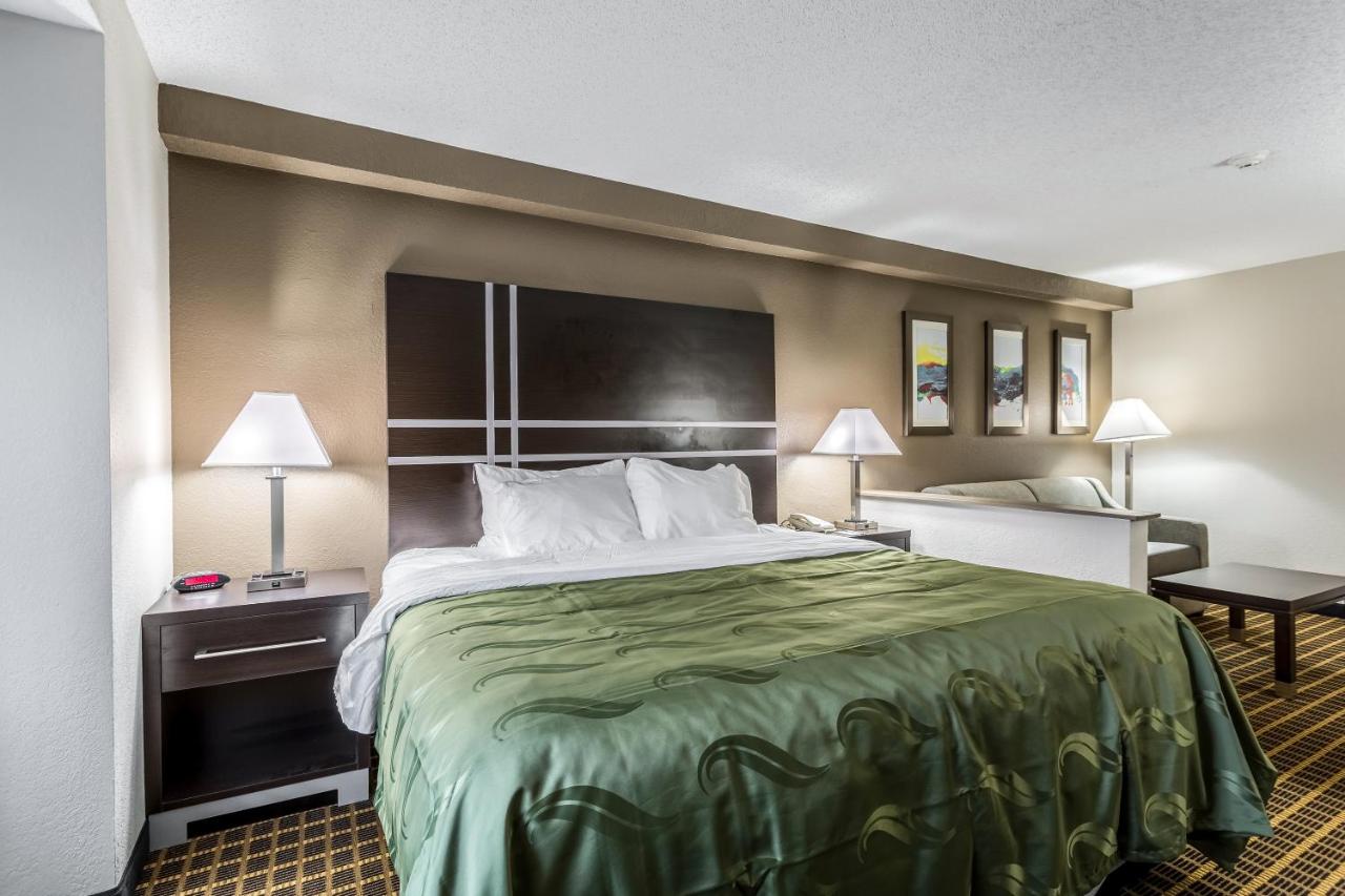 King Suite at Quality Inn & Suites El Paso I-10