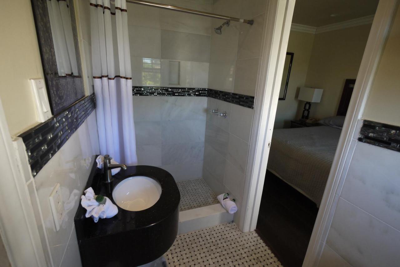 | Trylon Hotel - Hollywood
