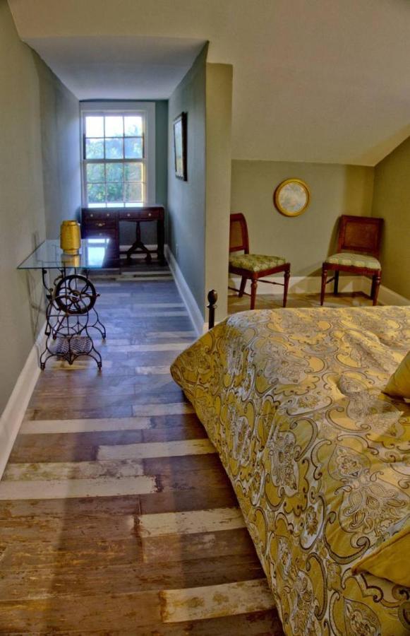 | Beautiful 6 Bed, 5 Bath Historic Savannah Home