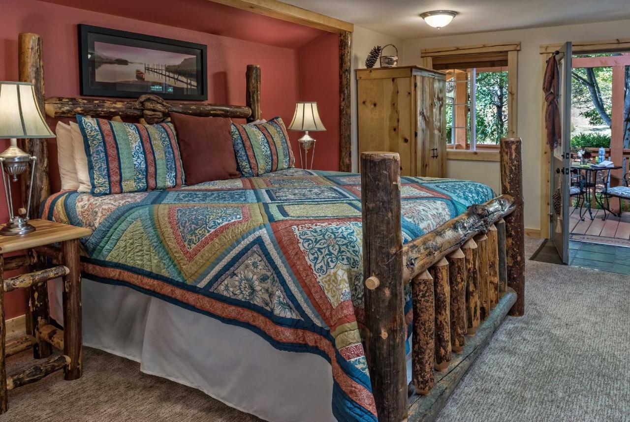 | Carson Ridge Luxury Cabins