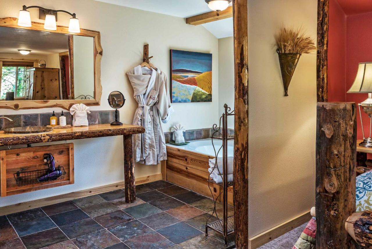 | Carson Ridge Luxury Cabins