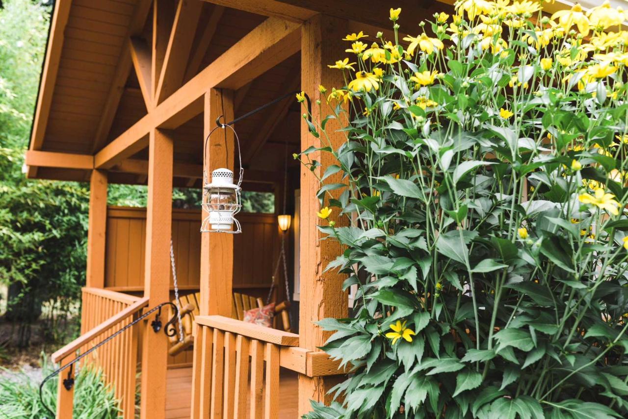 | Carson Ridge Luxury Cabins
