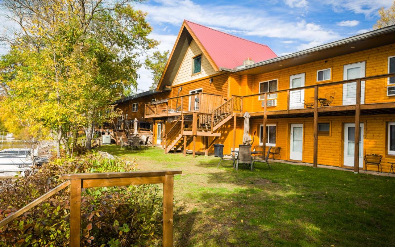 | Curriers Lakeview Lodge