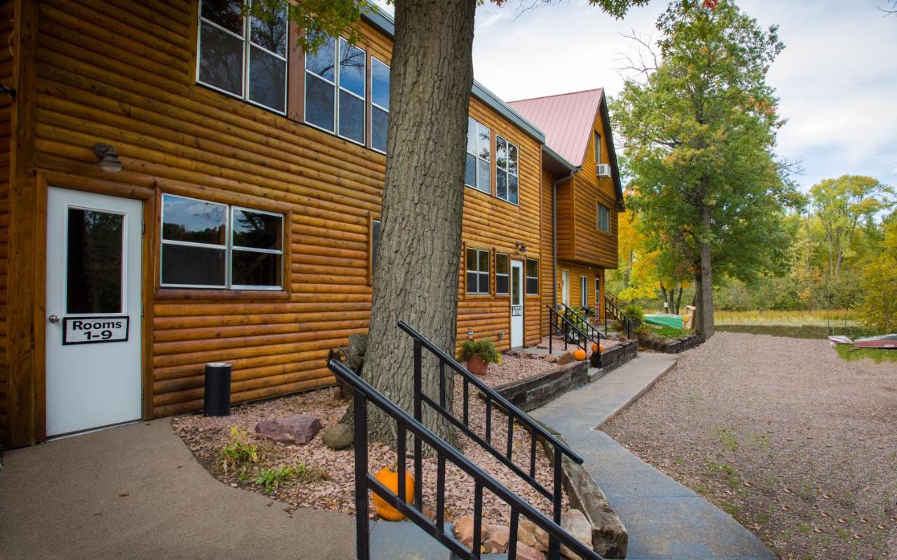 | Curriers Lakeview Lodge