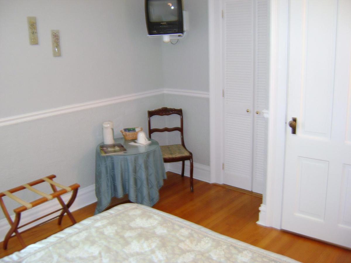 | Four Creeks Bed&Breakfast