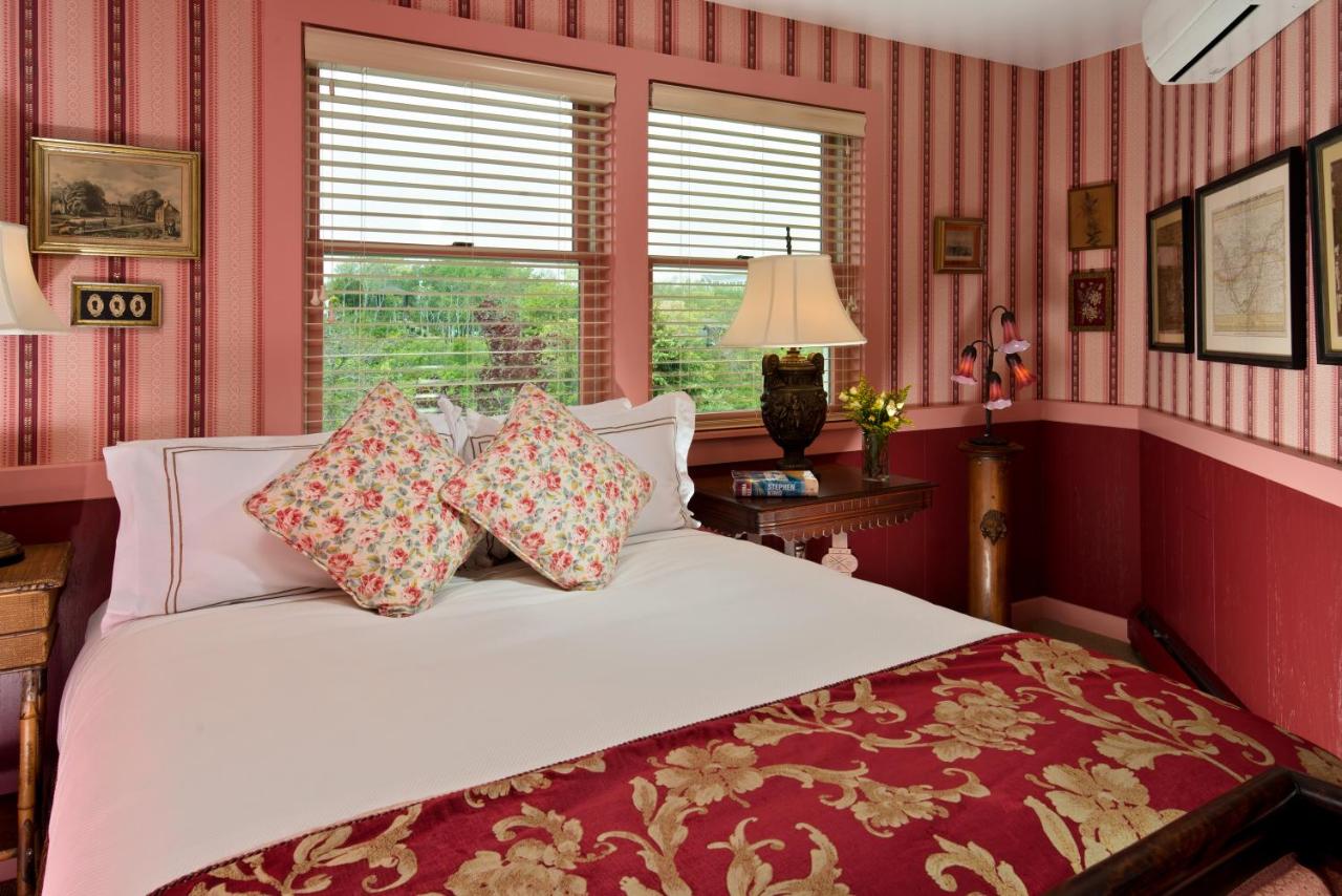 | Lands End Inn - Adults Only