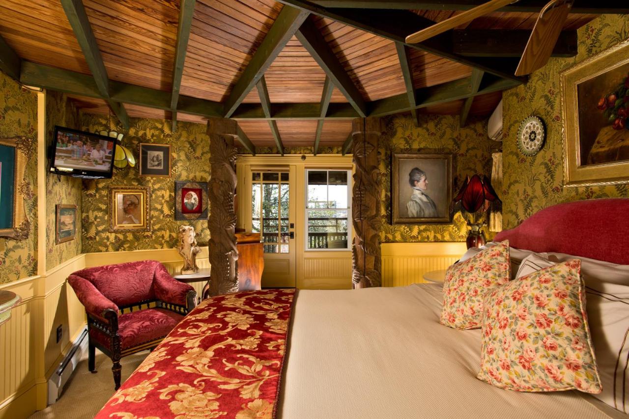 | Lands End Inn - Adults Only