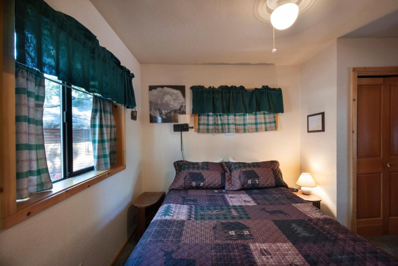 | 24 Wawona Cabin