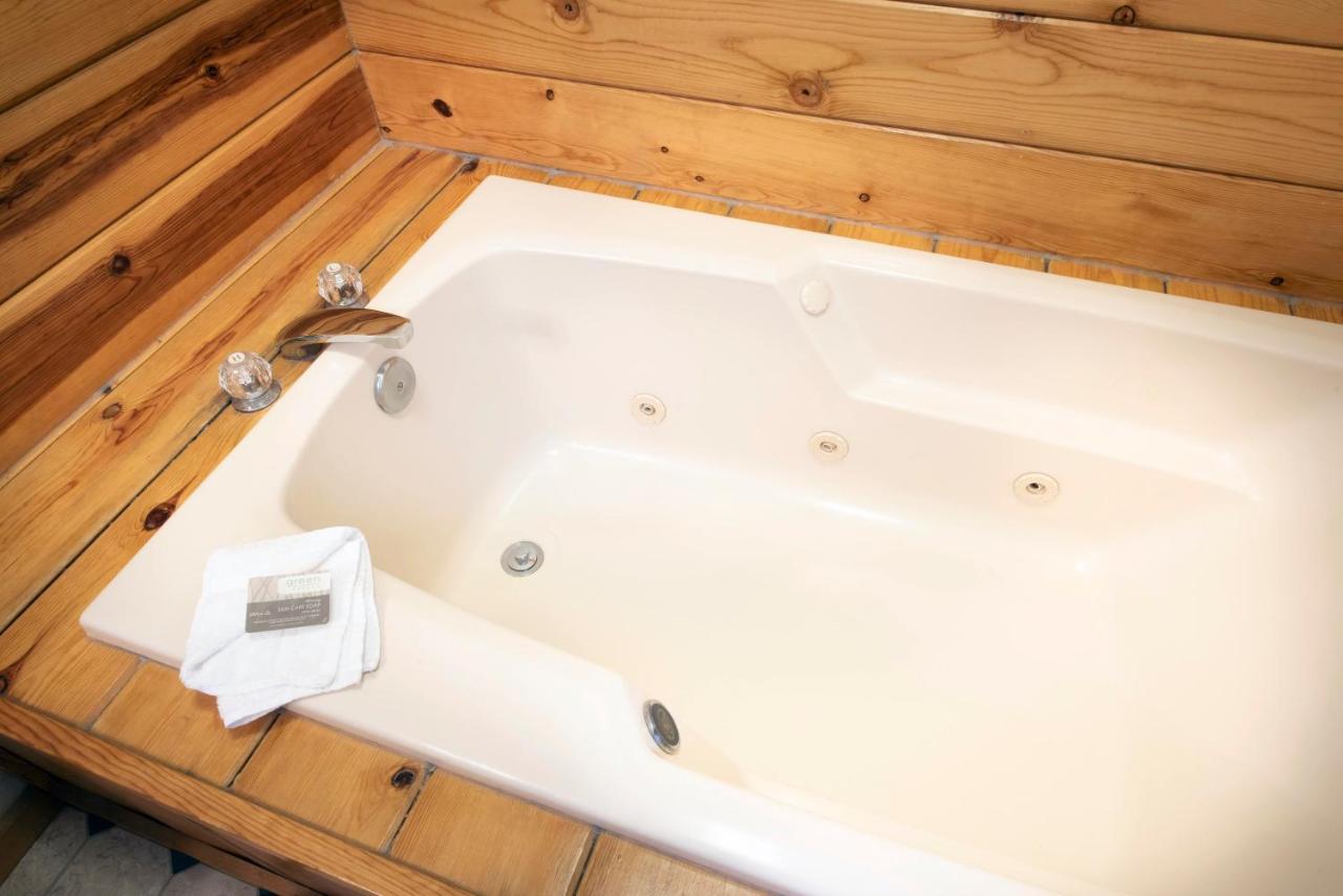 | 24 Wawona Cabin