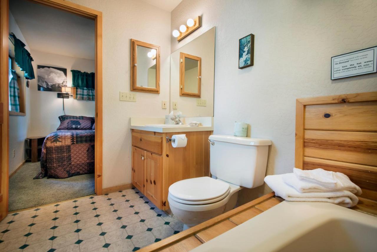 | 24 Wawona Cabin