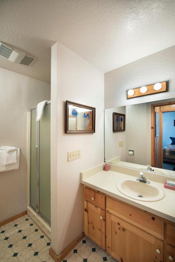 | 24 Wawona Cabin