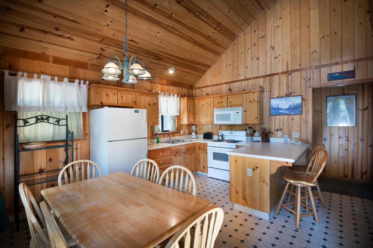 | 24 Wawona Cabin