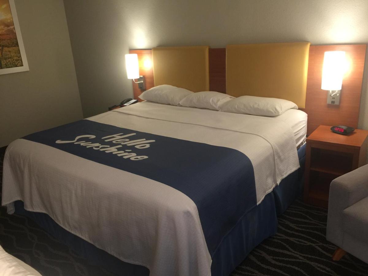 King Room - Non-Smoking at Days Inn & Suites by Wyndham Cincinnati North