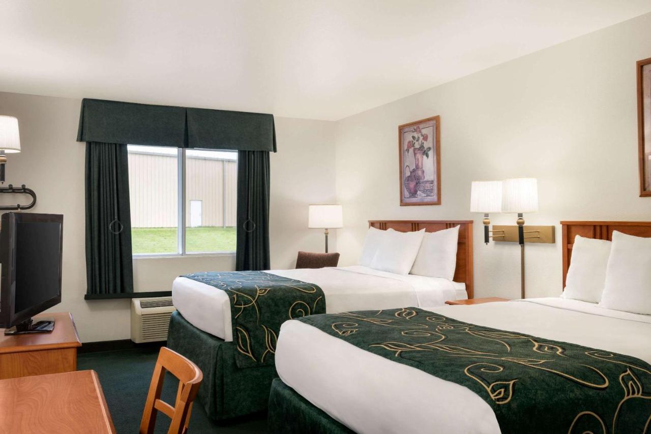 Queen Room with Two Queen Beds - Non-Smoking at Travelodge by Wyndham Clinton Valley West Court