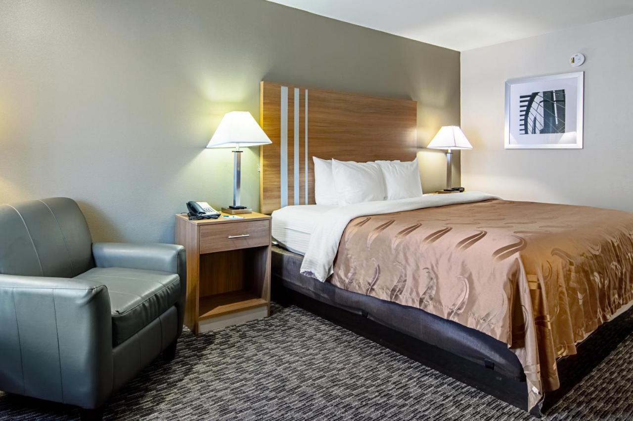 King Room - Smoking at Quality Inn Lagrange East I-85