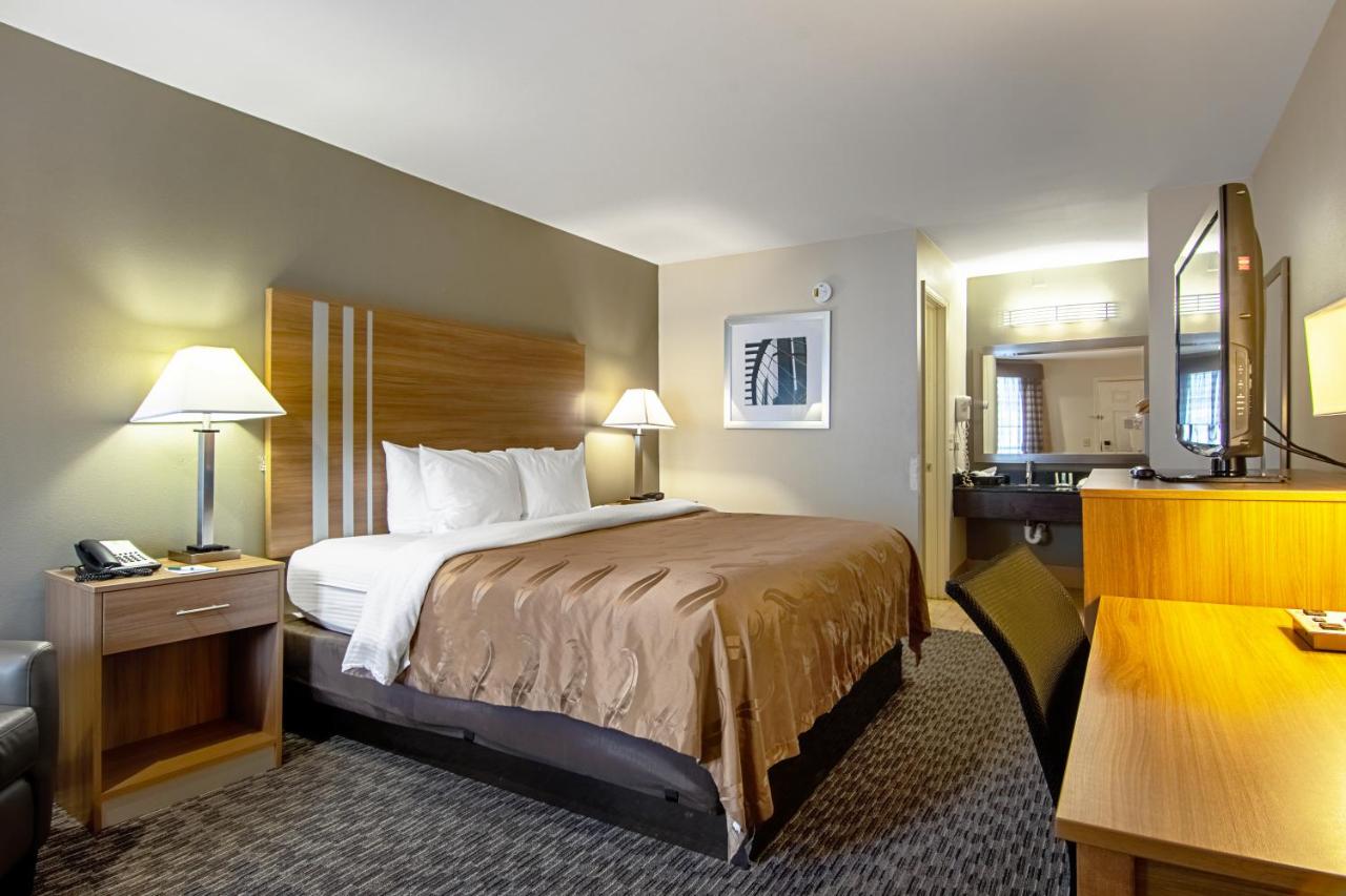 King Room - Accessible/Non-Smoking at Quality Inn Lagrange East I-85