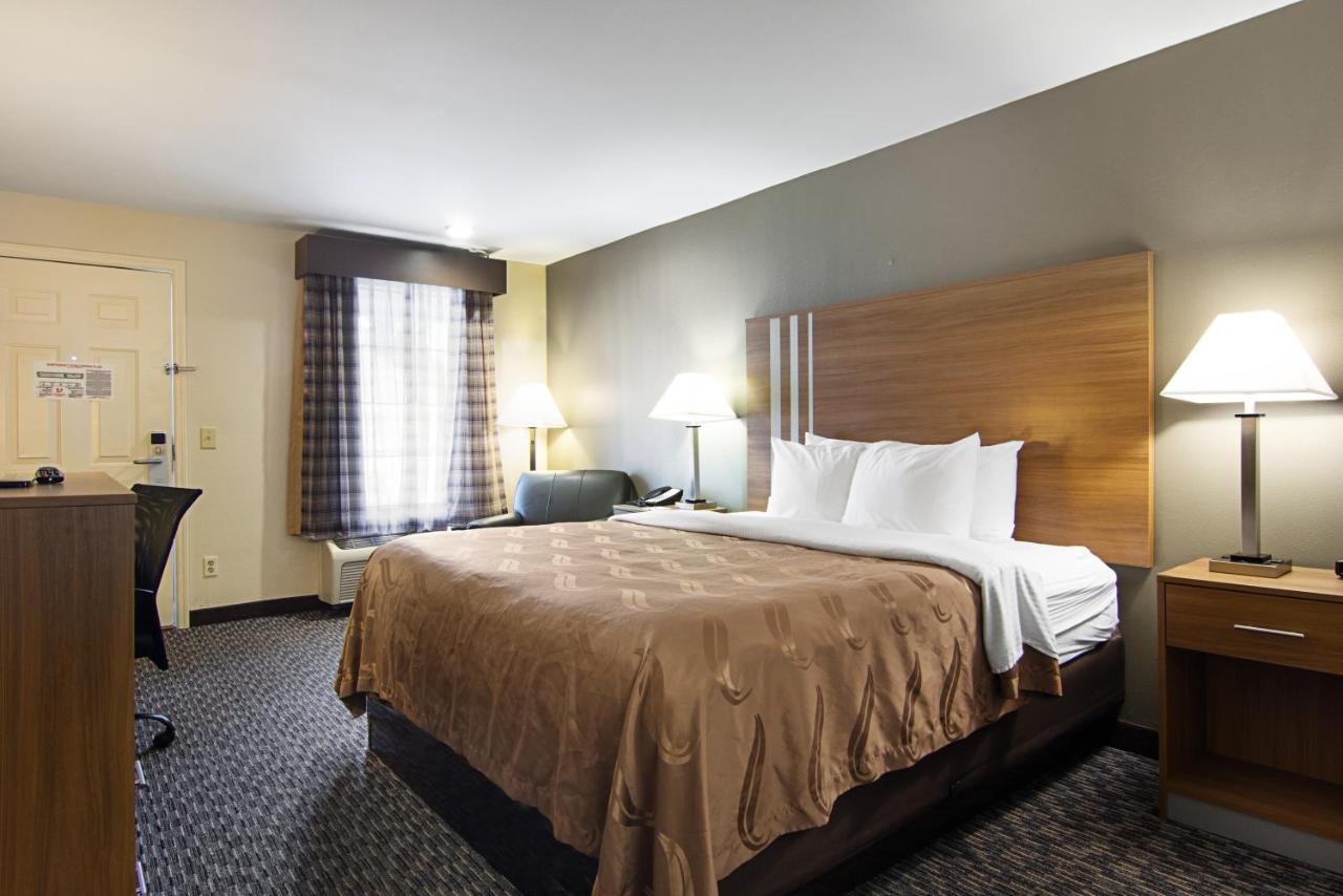 King Room - Smoking at Quality Inn Lagrange East I-85