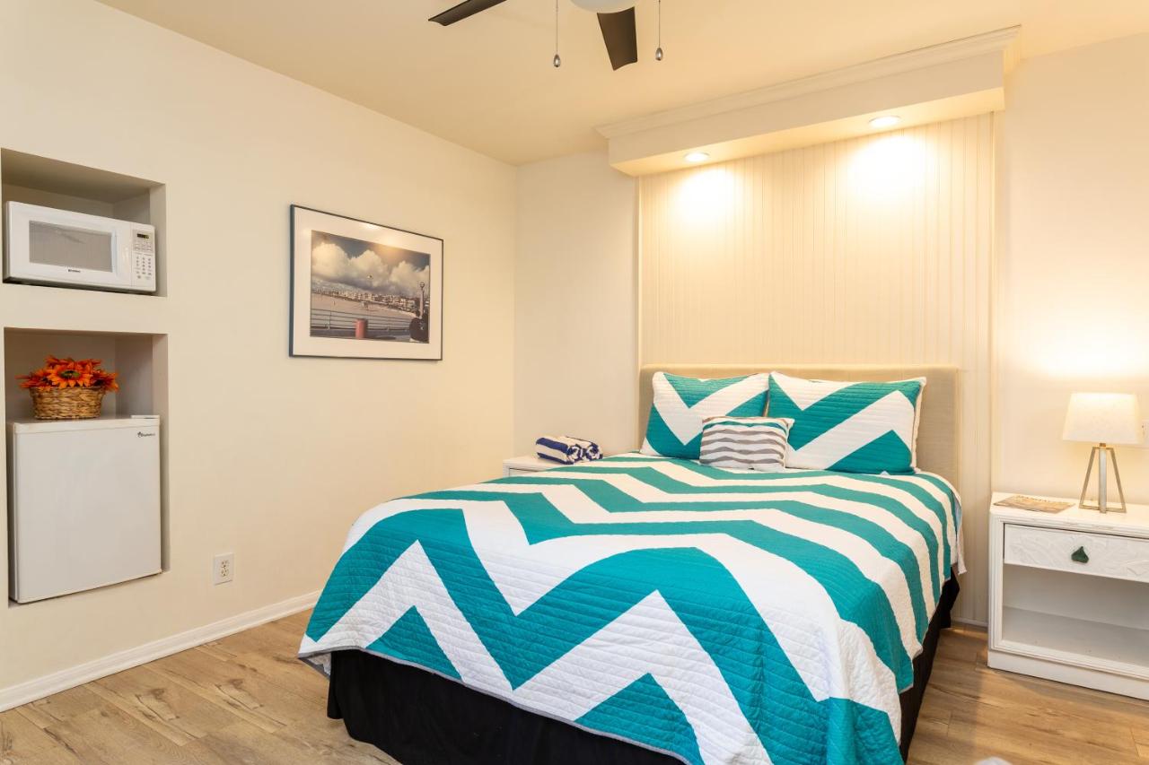 | The Sea View Inn At The Beach