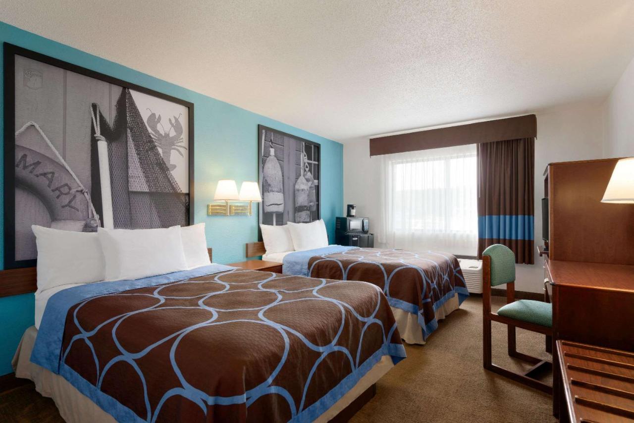  | Super 8 by Wyndham Portland/Westbrook Area