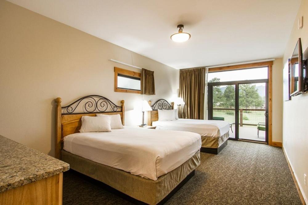 Double Queen Suites at Coyote Mountain Lodge