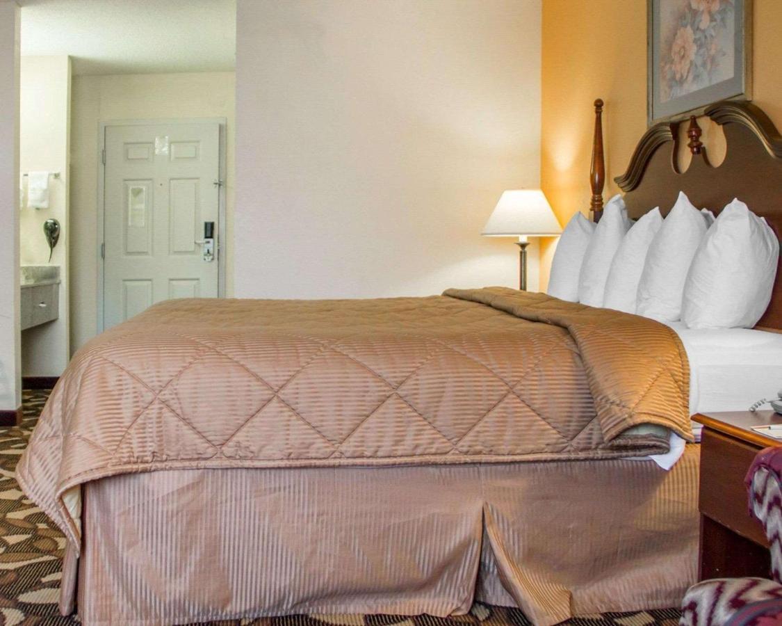 King Room - Non-Smoking at Quality Inn Broken Arrow - Tulsa