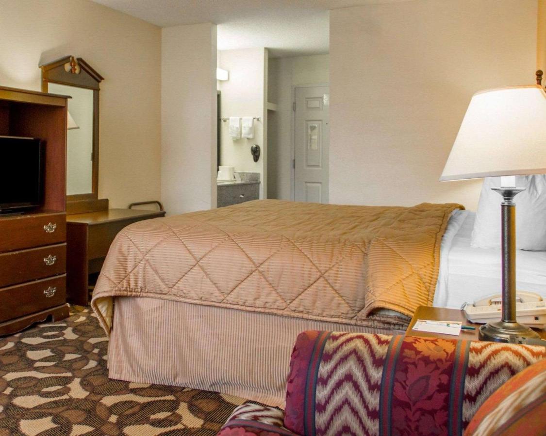 King Room - Non-Smoking at Quality Inn Broken Arrow - Tulsa