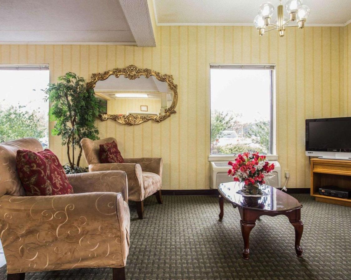 | Econo Lodge Inn & Suites Lugoff