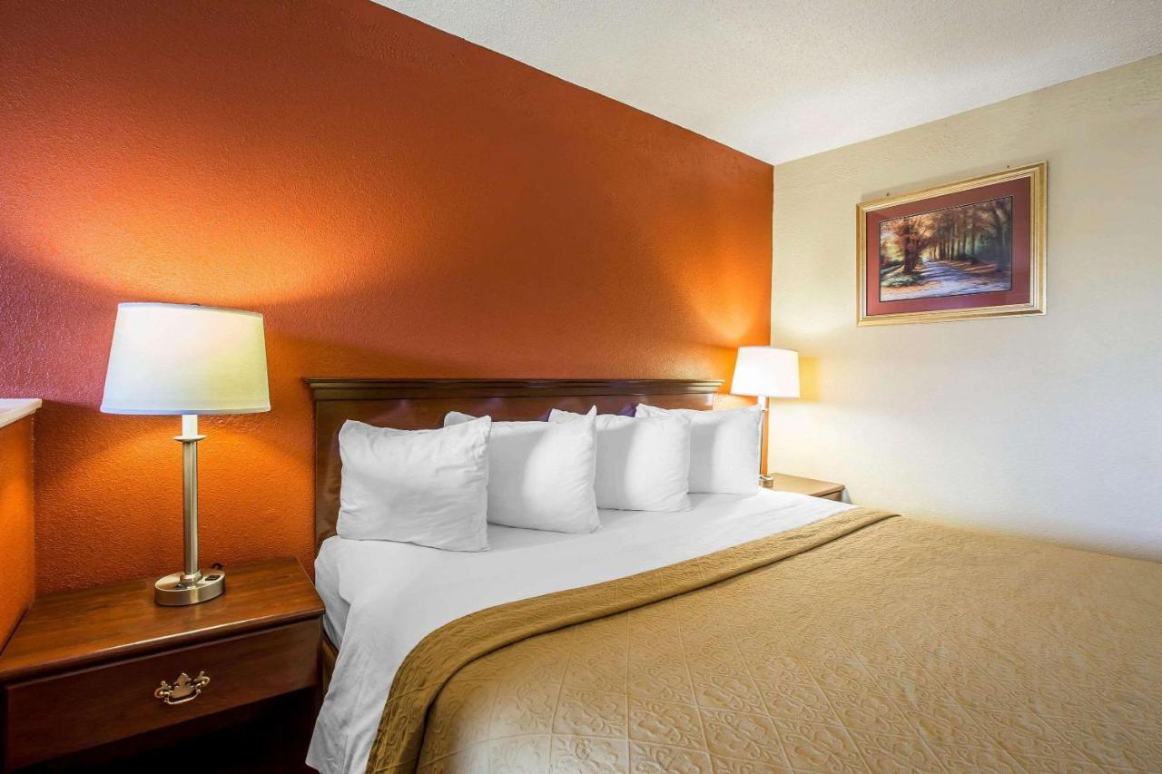 King Room - Accessible/Non-Smoking at Quality Inn Gaffney I-85
