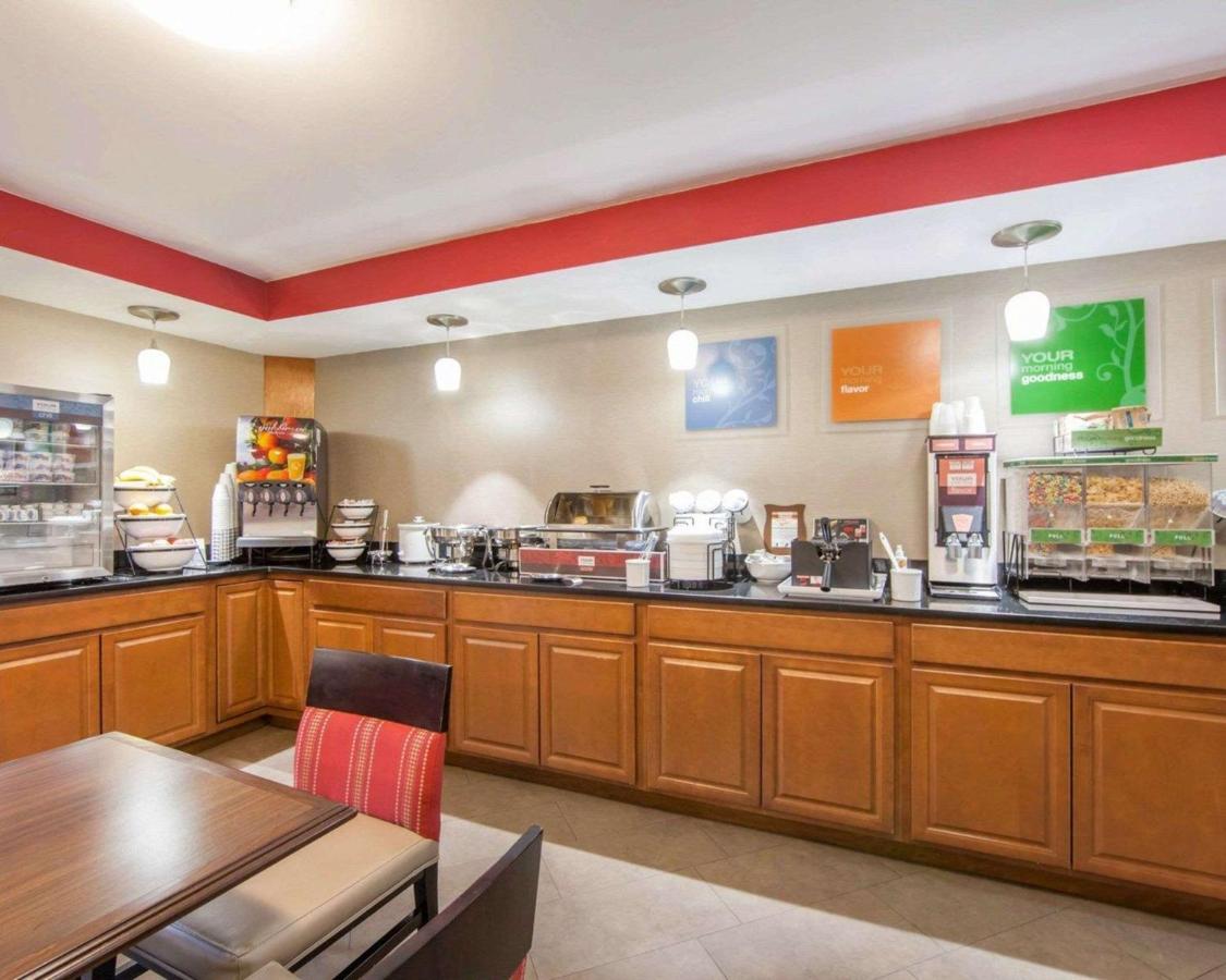 | Comfort Inn at Royal Blue