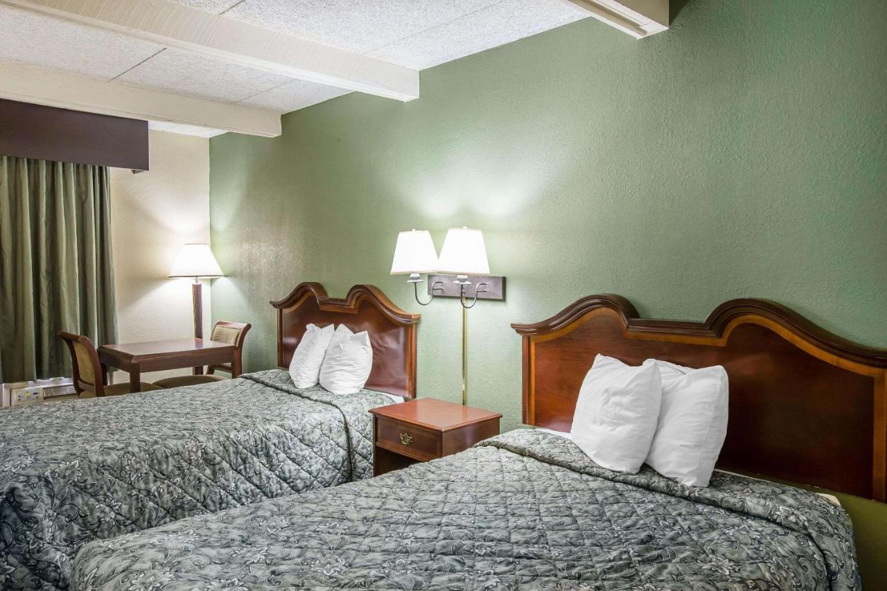 | Rodeway Inn Laurens