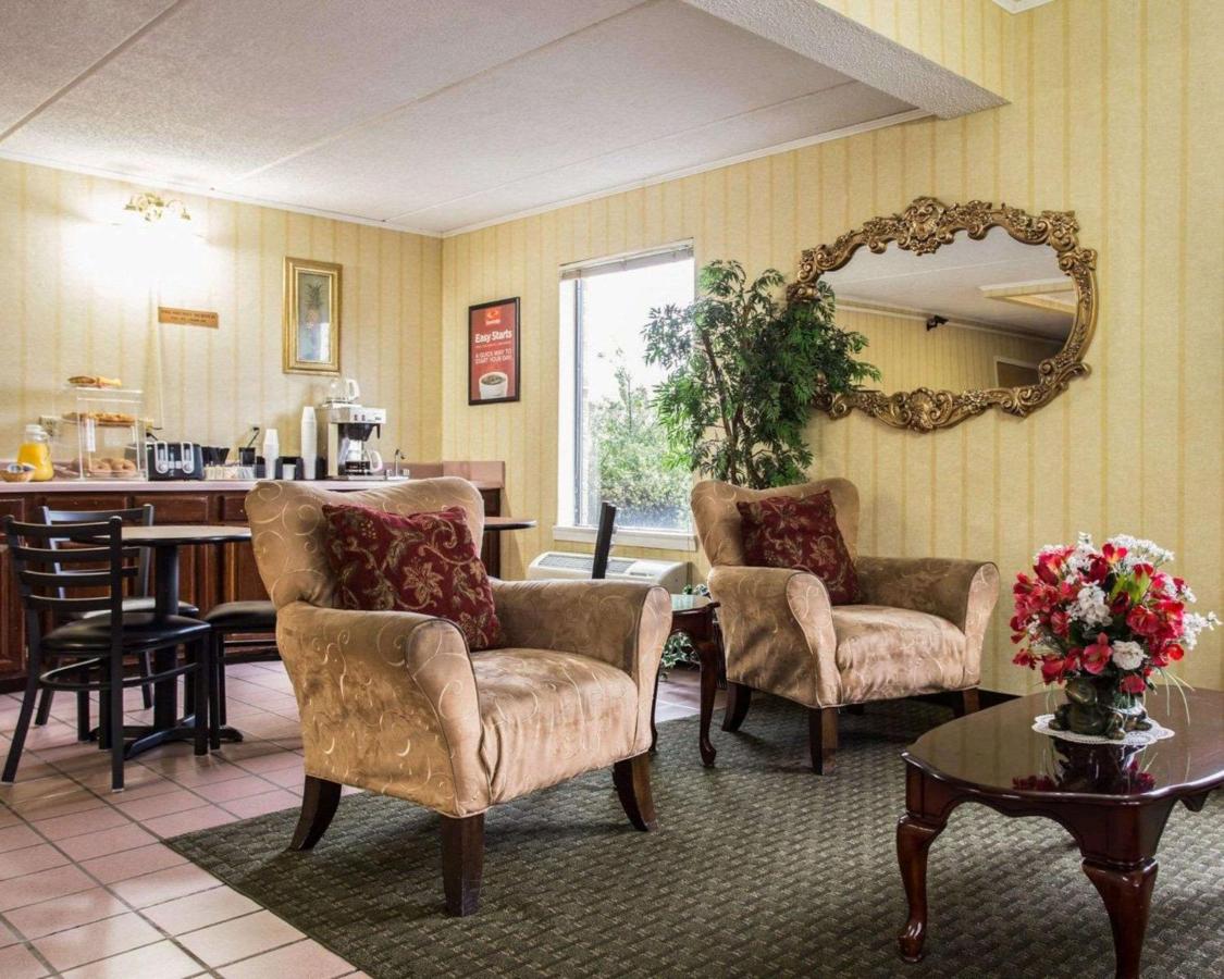 | Econo Lodge Inn & Suites Lugoff