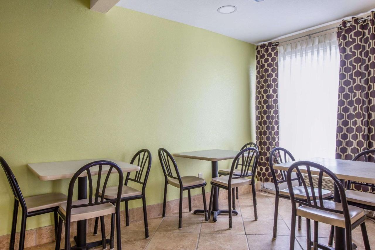  | Rodeway Inn Laurens