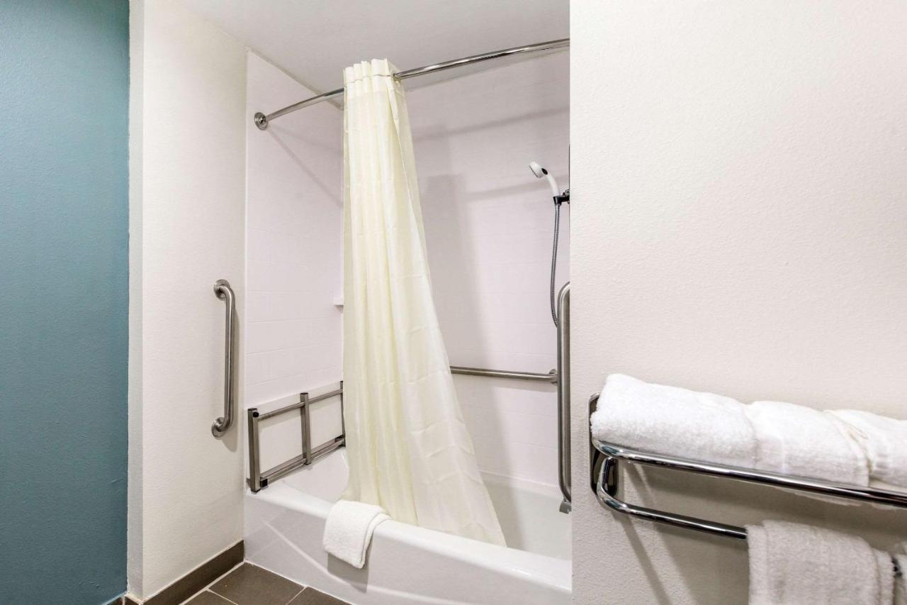 | Sleep Inn & Suites - Bryan