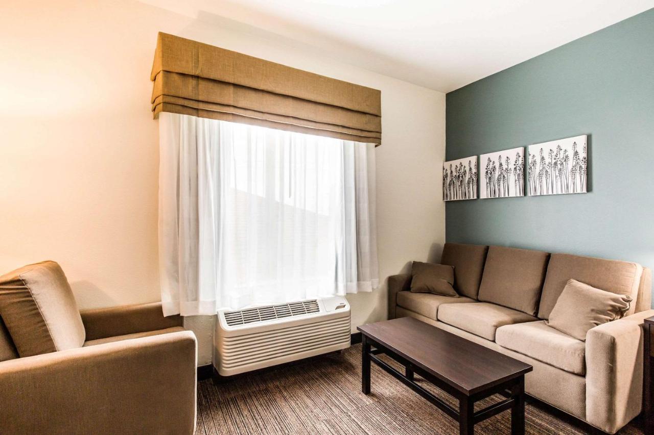 | Sleep Inn & Suites - Bryan