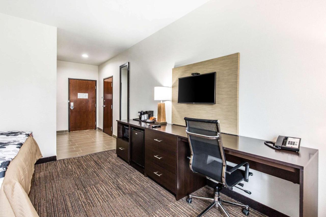 | Sleep Inn & Suites - Bryan