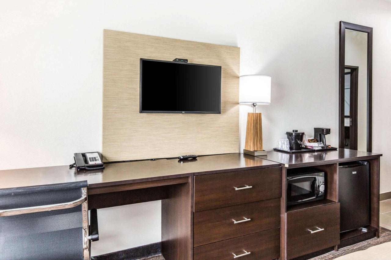 | Sleep Inn & Suites - Bryan