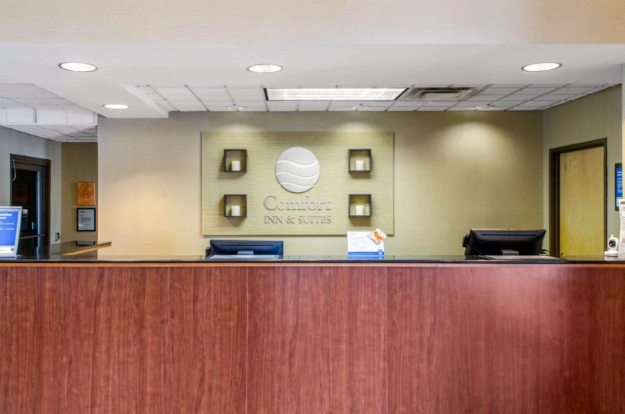 | Comfort Inn & Suites