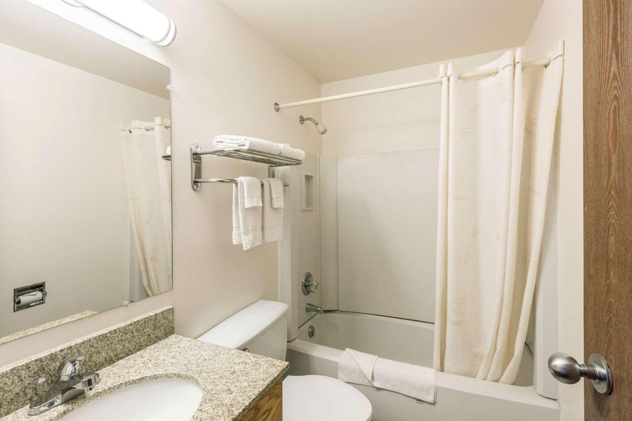 | Rodeway Inn Leadville