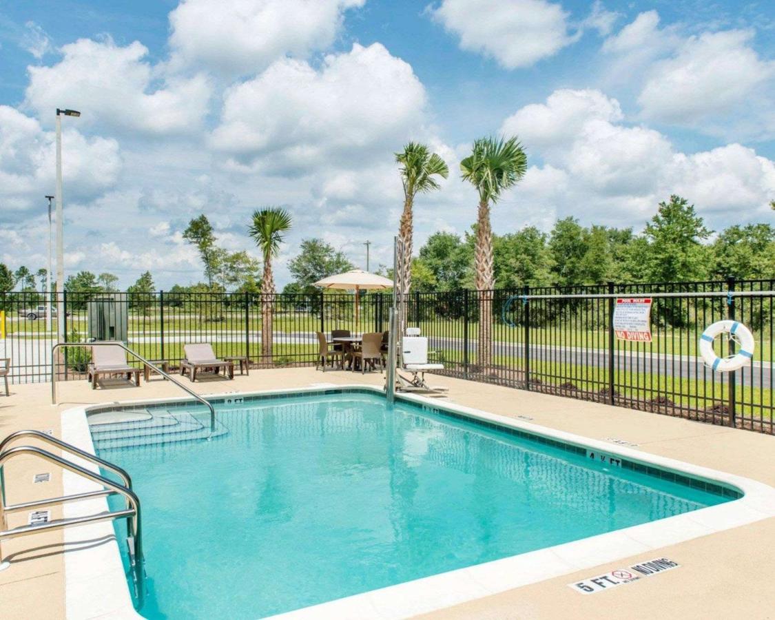 | Sleep Inn & Suites Defuniak Springs
