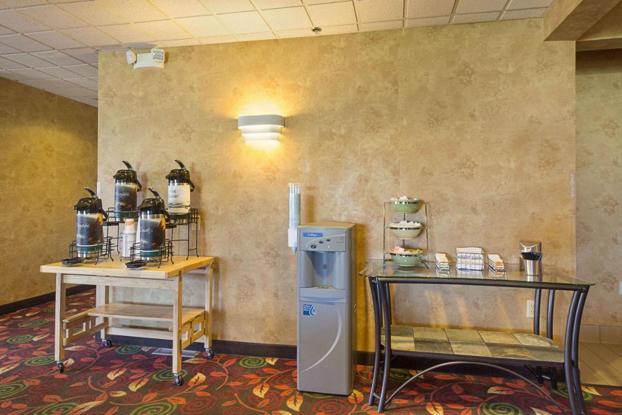  | Quality Inn Fairmont